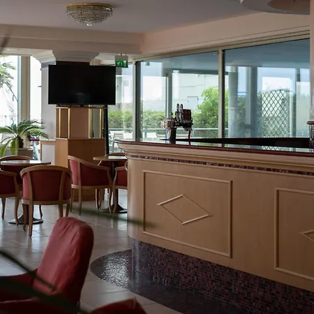 Mondial Hotel 3*