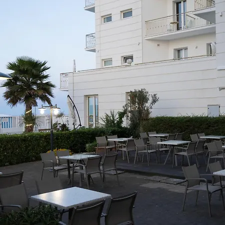 Mondial 3* Беллария-Иджеа-Марина