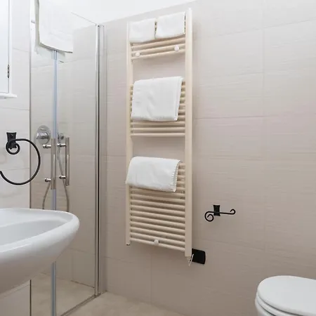 Hotel Mondial 3*